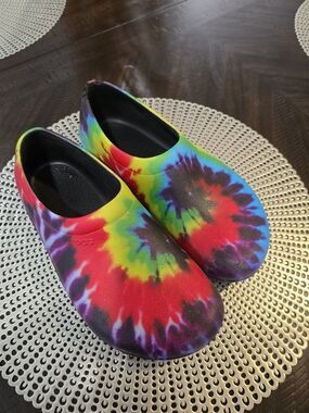CROCS Tie-Dye Slip-On Flats in Rainbow